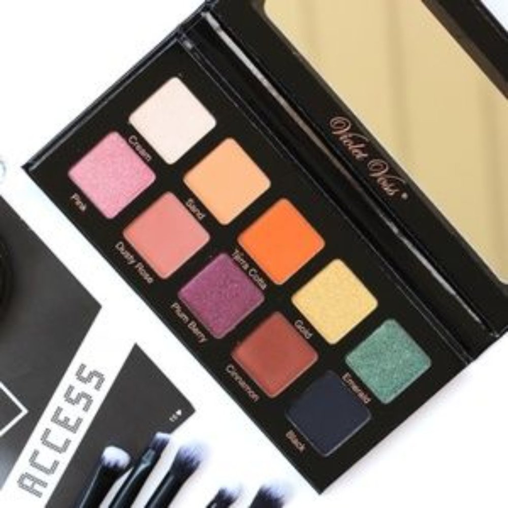 Violet Voss Essentials Palette Pro Series NWT